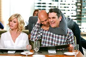Watch the official modern family online at abc.com. Modern Family Co Creator On Frank Dunphy S Death Series Finale Ew Com