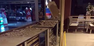 Gempa dengan kedalaman 154 km terjadi di 134 km timur laut melonguane, kepulauan talaud artikel ini telah tayang di tribunmanado.co.id dengan judul warga melonguane rasakan gempa 7,1. Gempa 7 1 Magnitudo Di Manado Bikin Beberapa Bagian Pusat Perbelanjaan Ini Porak Poranda Radar Pekalongan Online