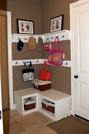 Visit The Post For More Garderobe Kleiner Flur Zuhause Diy Eckgarderobe