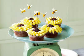 Sunflower Cupcakes Rezept Lecker Sunflower Cupcakes Summer Cupcake Recipes Family Dessert Recipes