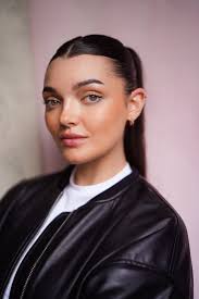 Eve Daniel's Instagram, Twitter & Facebook