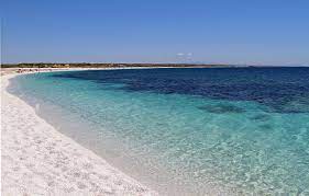Il mar di sardegna lambisce interamente le coste della provincia di oristano per una lunghezza totale di 135 km. Le Piu Belle Spiagge Di Oristano Weplaya
