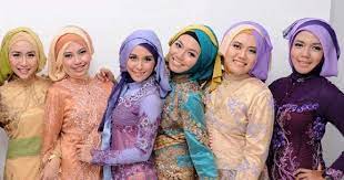 Fashion style kebaya modern untuk wisuda smp saat ini menjadi. 38 Inspirasi Modis Baju Kebaya Untuk Wisuda Anak Smk