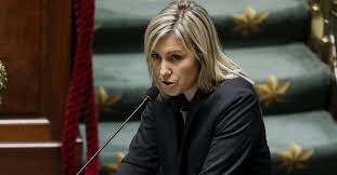 La coalition vivaldi a créé la surprise en nommant la député francophone socialiste ludivine dedonder. Ludivine Dedonder Ministre De La Defense Veut Que L Aide A La Nation Re Devienne Une Priorite Operationnelle