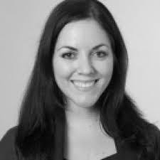 Larissa Thomas's Instagram, Twitter & Facebook