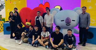 Bts cũng hợp tác với ứng dụng giao tiếp nổi tiếng line của hàn quốc, để tạo ra các nhân vật line friends mới có tên là bt21. Anda Fans Berat Bts Dan Bt21 Yuk Mampir Ke Senayan City Glitzmedia Co