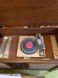 The turn table runs but sound other than a loud hum comes from the speakers. Does My Vintage Rca Victor Cabinet Need To Be Plugged Into A Lower Voltage Plugging It Into A Standard Wall Outlet Seems To Be Making It Overheat Please Help Model Number 3vf226