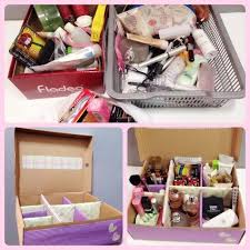 Sebenarnya kami juga sudah pernah membahas seputar rak buku unik. 6 Rak Bikinan Sendiri Yang Bisa Jadi Andalan Biar Kamar Nggak Lagi Berantakan