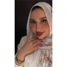 My dear friend Leyah Cynamon is an incredible Operations Director and  People Leader looking for her next aligned opportunity.