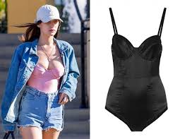 95 後模特兒們正流行泳衣外著，你敢試嗎？