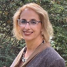 Donna Duffy's Instagram, Twitter & Facebook