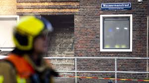 01:11 ambulance met minder haast naar wouwermanstraat te den haag. Wfyg8plhobcvvm