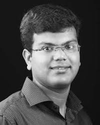 Experimental Determination of Quantum and Centroid Capacitance in  Arsenide–Antimonide Quantum-Well MOSFETs Incorporating Nonpa