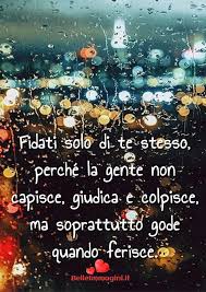 Belle Frasi Sulla Vita Da Mandare Su Whatsapp Belleimmagini It Italian Phrases Qoutes Thoughts
