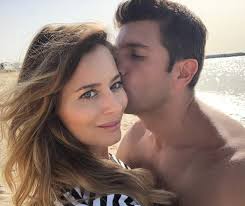 Laura a facut balet pana la varsta de 12 ani si in. Cum A Aflat Cosmin SoÅ£ul Laurei Cosoi CÄƒ Vor Avea O FetiÅ£Äƒ Nu Am Cum SÄƒ Uit Momentele Acelea Spynews Ro