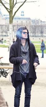 Hipster At Colette Carnaval Mens Street Style Mens Fashion Grunge Mens Fashion