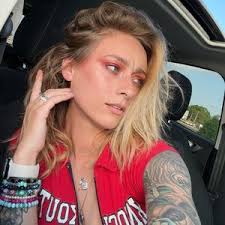 Sierra Lynn (@sierralynn01)