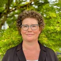 1200+ "Daykin" profiles