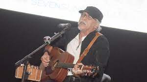 Chord dasar kunci gitar & lirik lagu ©chordtela.com. Chord Kunci Ukulele Bongkar Iwan Fals Kalau Cinta Sudah Dibuang Jangan Harap Keadilan Akan Datang Tribun Solo