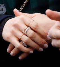 The Rings Meghan Markle Wore In Scotland Cost 5 800 All The Details Meghan Markle Ring Diamond Wedding Bands Jewelry