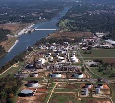 At the edge (2627 10th ave.) Hunt Refinery On The Black Warrior River Tuscaloosa County Alabama