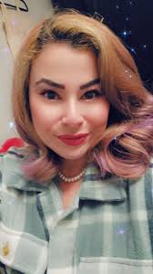 42, 5'1, 185lbs looking to dance the night away. Who's with me? Pic with  and without filter. Lmao