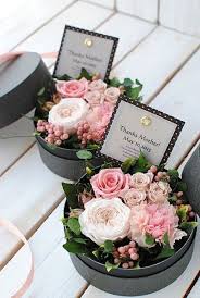 32 Perfect And Beautiful Mothers Day Flower Arrangements Ideas Onechitecture Flower Arrangements Simple Flower Arrangements Diy Flower Box Gift