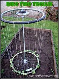 24 Einfache Diy Garten Spalier Projekte Die Sie Dieses Wochenende Tun Konnen Diy Ideen 2018 Diy Garden Trellis Garden Trellis Tire Garden