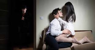 Wife cheating while husband upstairs. Cheating Wife Asks Should I Tell My Husband Our Two Daughters Are From My Past Affairs Elite Readers
