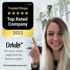 Kimberly Kamps's Instagram, Twitter & Facebook