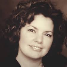 Robin Macklin's Instagram, Twitter & Facebook