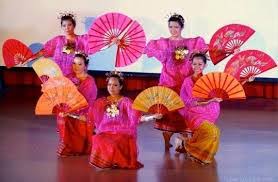 Maybe you would like to learn more about one of these? Tari Kipas Pakarena Makna Sejarah Dan Pola Lantai Haloedukasi Com