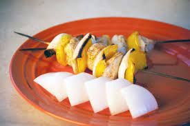 Beef shish kabobs can be amazing cookout meals that truly everyone can enjoy. How To Cut An Onion For Shish Kabobs 2bstronger Com