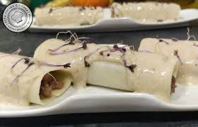 Carrilleras A Baja Temperatura Ibericas En Canelones Y Bechamel De Ceps Receta Recetas De Comida Carrilleras Comida