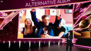 Fito páez posa en la sala de prensa tras ganar el latin grammy a la mejor canción de rock por tu vida mi vida, el 15 de. Premios Grammy 2021 La Emocion De Fito Paez Al Ganar La Categoria Mejor Album Latino Rock O Alternativo Master Fm 89 9