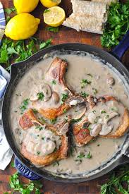 Cover chops evenly with cream of mushroom soup. Cream Of Mushroom Pork Chops The Seasoned Mom