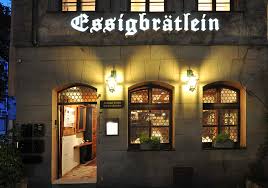 Beliebte anlaufstelle im handwerkerhof ist die fränkische weinstube. Die Sieben Besten Frankischen Restaurants In Der Altstadt Von Nurnberg
