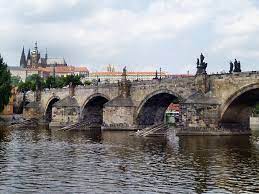 Karlův most je v naší zemi, a nejen v ní, bezesporu jednou z nejznámějších mostních staveb. Karluv Most Fakta A Zajimavosti O Nejstarsim Prazskem Moste Chi Cz