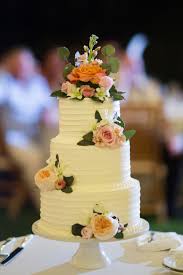 Andaz Maui At Wailea Resort Wedding Cakes 3 Tier Wedding Cake With Linear Pattern Buttercream Frosting Tiered Wedding Cake 3 Tier Wedding Cakes Resort Wedding
