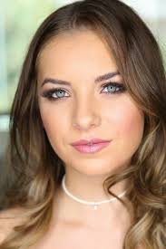 Summer Brooks's Instagram, Twitter & Facebook