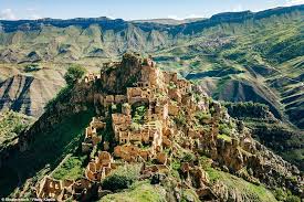 Dağıstan özerk cumhuriyeti hakkında bilgi kuzey kafkasya'da rusya'nın güney sınırında yer alan özerk cumhuriyet. Russia S Answer To Machu Picchu Ancient Ghost Villages Of Dagestan Daily Mail Online