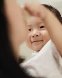 来自新加坡美丽的家庭来吉隆坡玩之余。 不忘拍照很OK🫶🏻