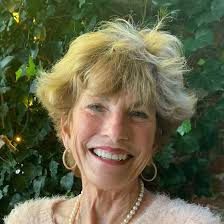 🥂Cheers to so many great folks I get to work with today and over the past  *38 YEARS* ! Walked into WHAS11 as a reporter for my first day