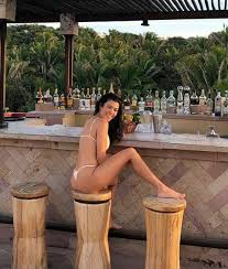 Jun 17, 2021 · kourtney kardashian is one hot mamma! Kourtney Kardashian Kourtney Kardashian Body Kourtney Kardashian Bikini Kardashian Bikini