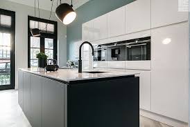 07 2019 baars tjoonk zwart wit eiland l hr a min in 2021 keuken met kookeiland kookeilanden keuken