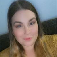 Leslie Trowbridge's Instagram, Twitter & Facebook