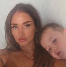 Trying to book Alton Towers Ride Access for this Saturday but it's not  letting me select Saturday.. does this mean it's at capacity? Strange how  all the weekend slots are greyed out,