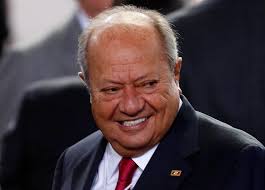 The wedding of the daughter of pemex workers' union leader carlos romero deschamps, widely described as lavish, was an event that attracted many prominent federal and state politicians. Si Tiene Orden De Arresto Romero Deschamps Debera Comparecer