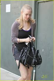 Amanda Seyfried: Coffee & Dog Run: Photo 2529026 