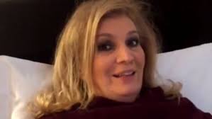 Licenziata! recita così la didascalia che accompagna un divertente video pubblicato dalla già qualche tempo prima, la zanicchi e silvia erano state protagoniste di un video della donna in cui questa appariva con i capelli da vera leonessa. Coronavirus Iva Zanicchi E Guarita E Tornata A Casa